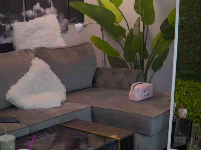 RaquelleVon RaquelleVon