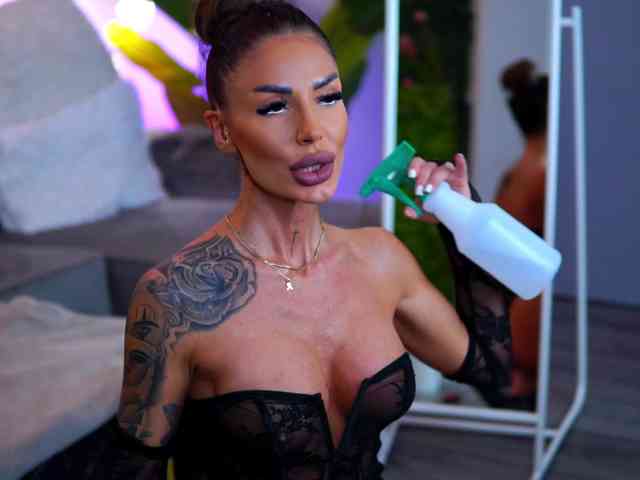 RaquelleVon RaquelleVon