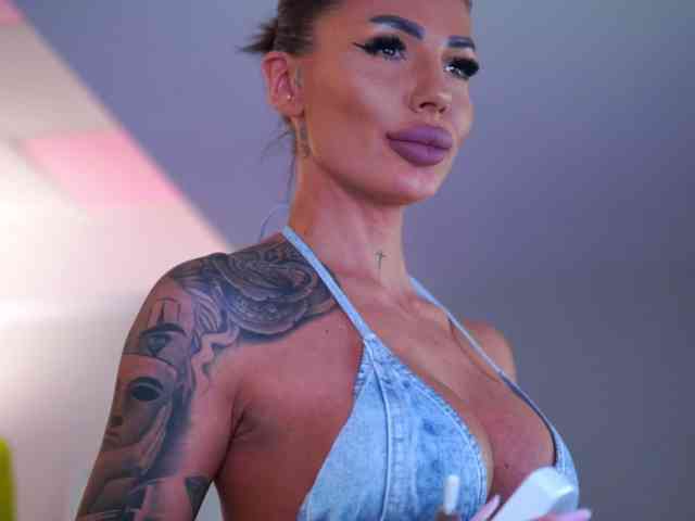 RaquelleVon RaquelleVon