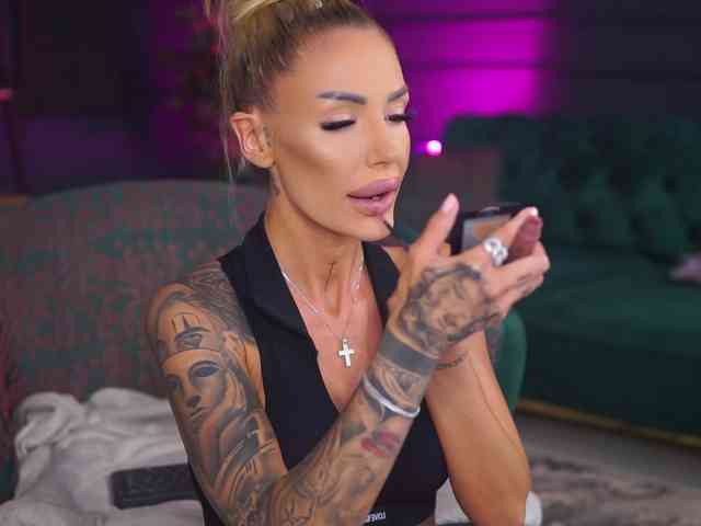 RaquelleVon