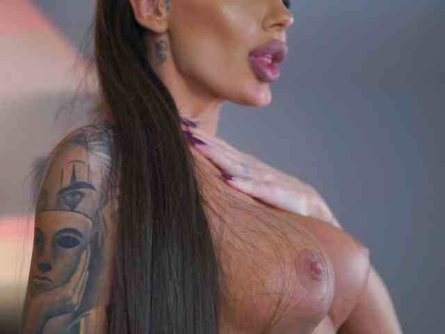 RaquelleVon RaquelleVon