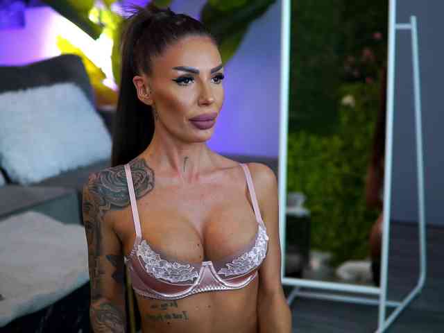 RaquelleVon