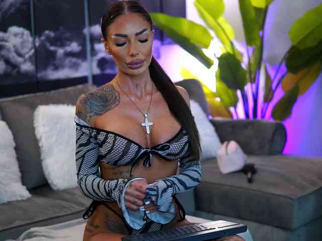 online cam RaquelleVon