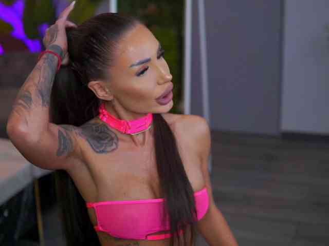 RaquelleVon RaquelleVon