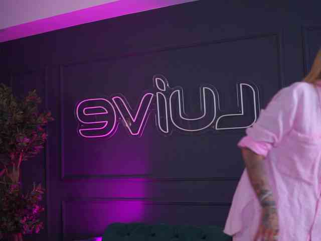 RaquelleVon Live Webcam on BongaCams