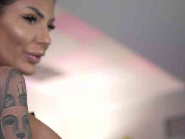 RaquelleVon RaquelleVon