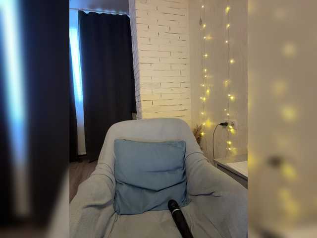 Ylia2111-1's BongaCams show and profile