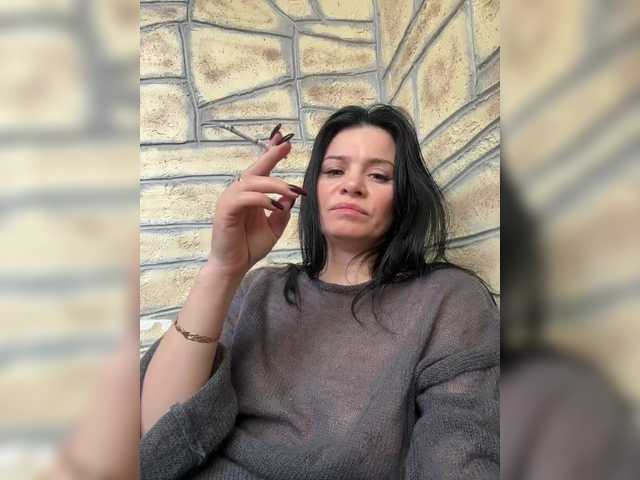 Ylia2111-1's BongaCams show and profile