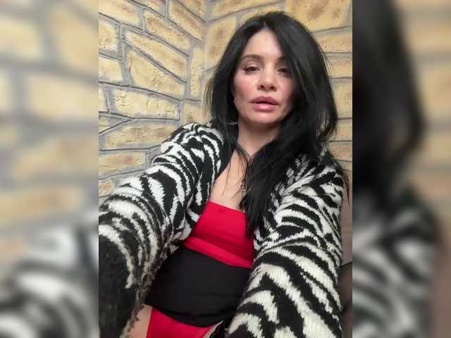 Ylia2111-1's BongaCams show and profile