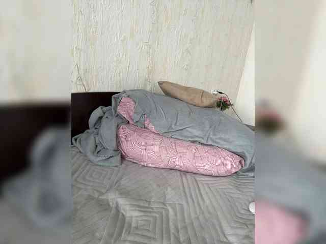 real live web cam Ylia2111-1