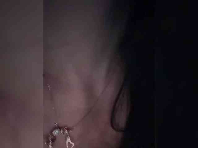 Ylia21112 webcam