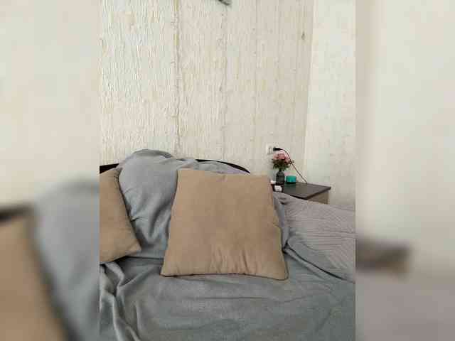 Ylia21112 webcam
