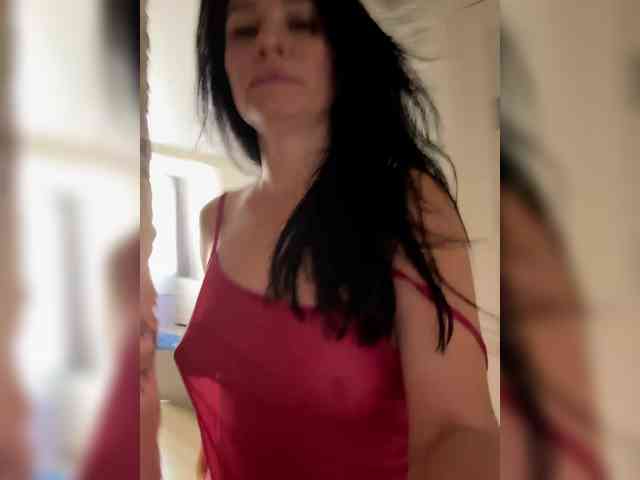 Ylia21112 webcam