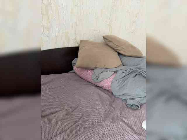 Ylia21112 webcam