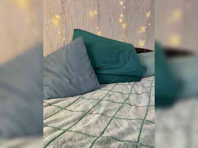 Ylia21112 webcam