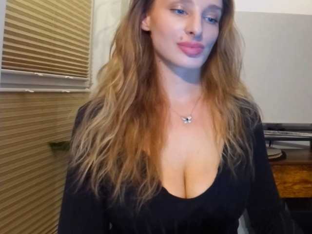 MarilynShow's BongaCams show and profile