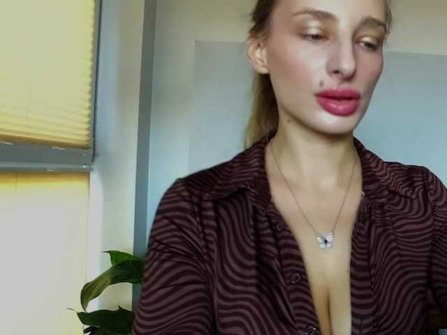 MarilynShow's BongaCams show and profile