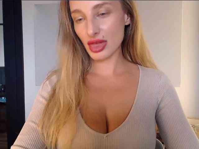 MarilynShow webcam