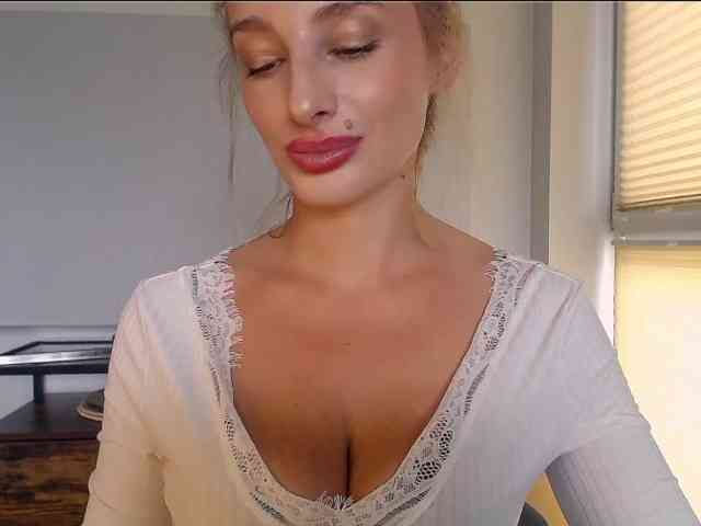 MarilynShow webcam