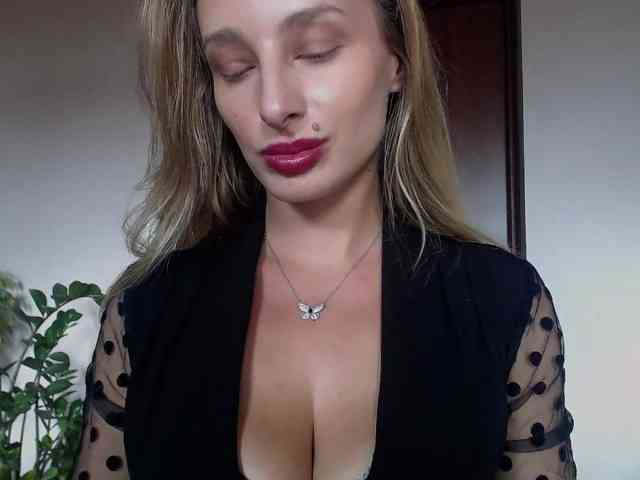 MarilynShow webcam