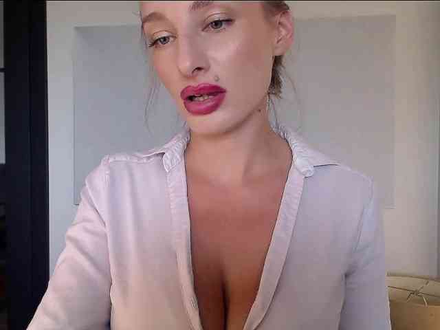 MarilynShow webcam