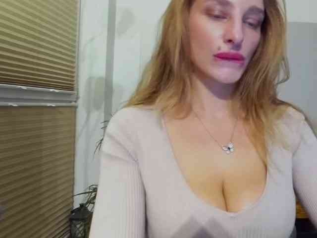 MarilynShow Live Webcam on BongaCams