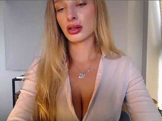 MarilynShow webcam
