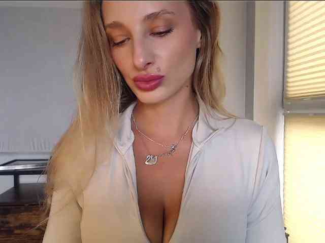 MarilynShow webcam
