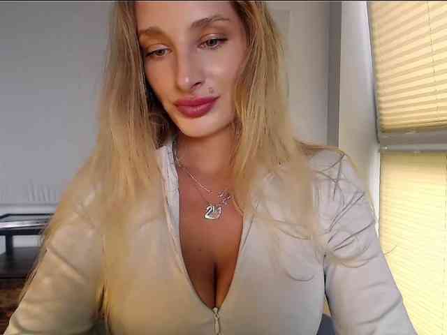 MarilynShow webcam