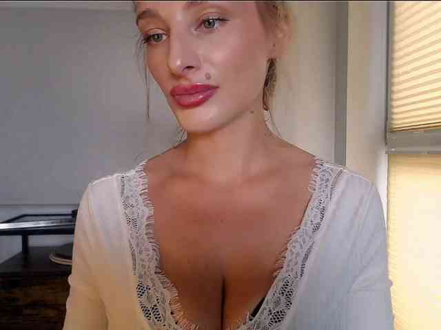 MarilynShow webcam