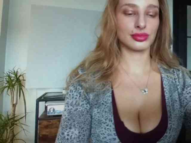 MarilynShow Live Webcam on BongaCams