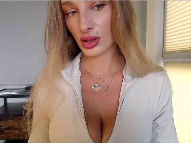 MarilynShow webcam