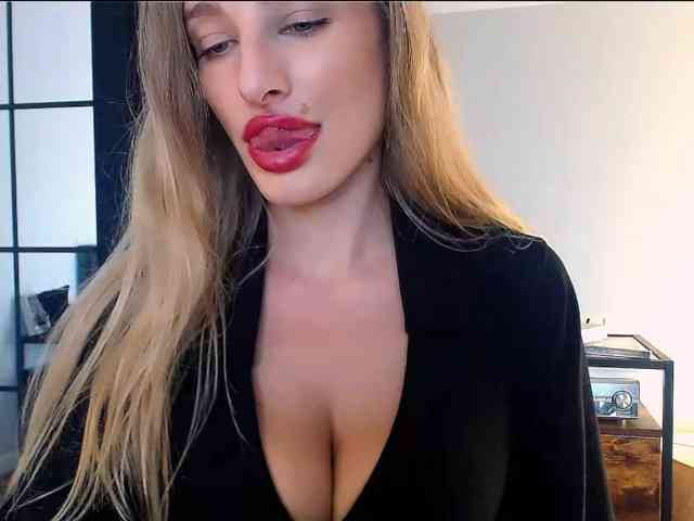 MarilynShow webcam
