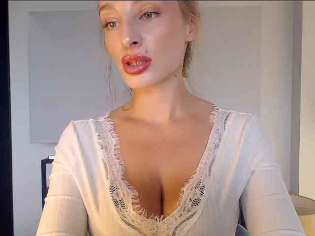 MarilynShow webcam