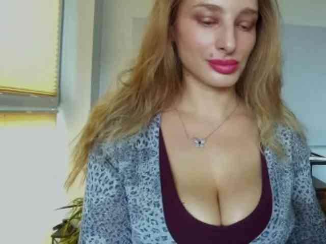 MarilynShow Live Webcam on BongaCams