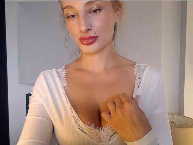 MarilynShow webcam