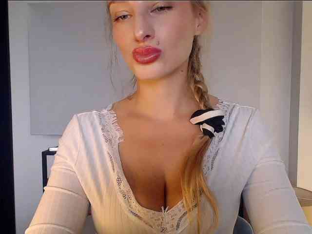 MarilynShow webcam