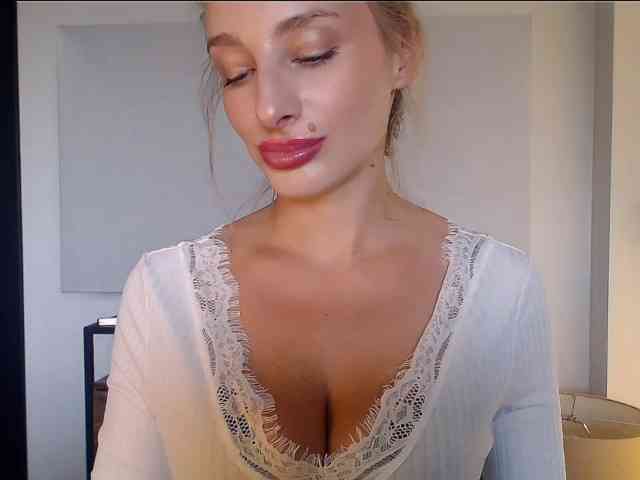 MarilynShow webcam