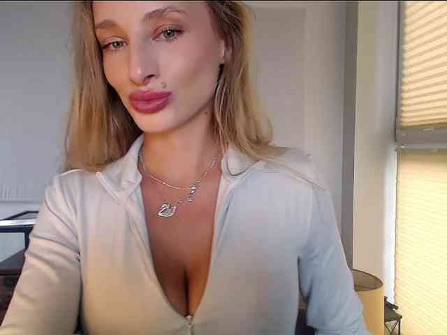 MarilynShow webcam