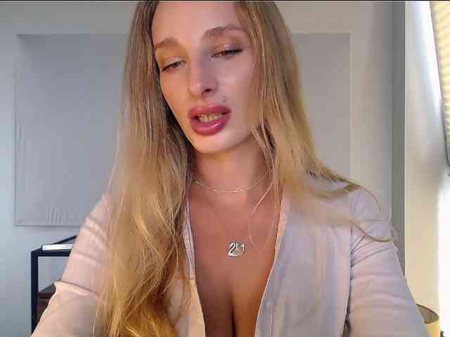 MarilynShow webcam