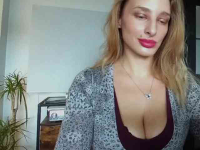 MarilynShow Live Webcam on BongaCams