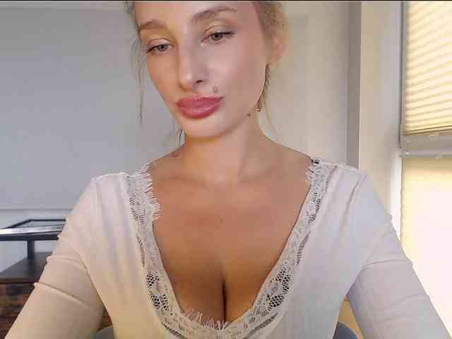 MarilynShow webcam