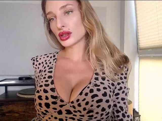 MarilynShow webcam