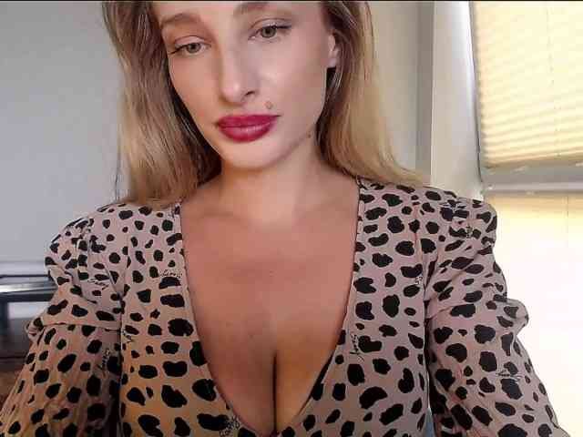 MarilynShow webcam