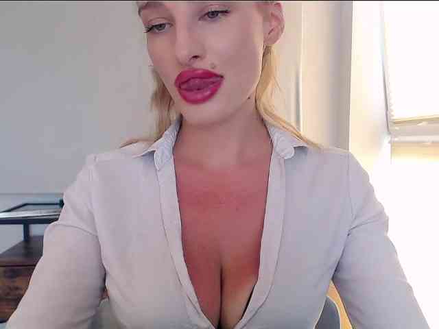 MarilynShow webcam