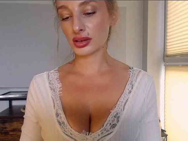 MarilynShow webcam
