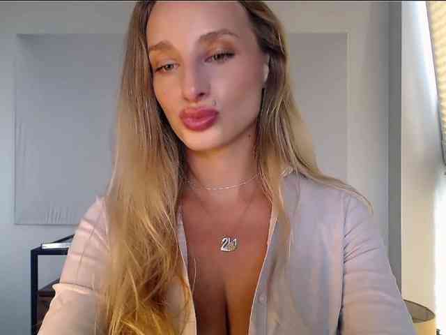 MarilynShow webcam