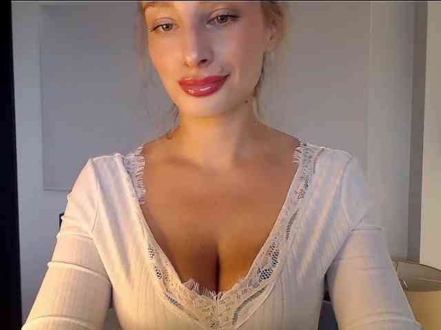 MarilynShow webcam
