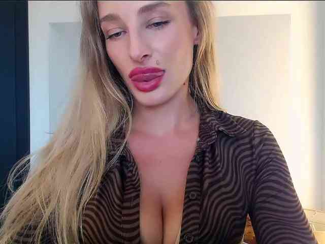 MarilynShow webcam