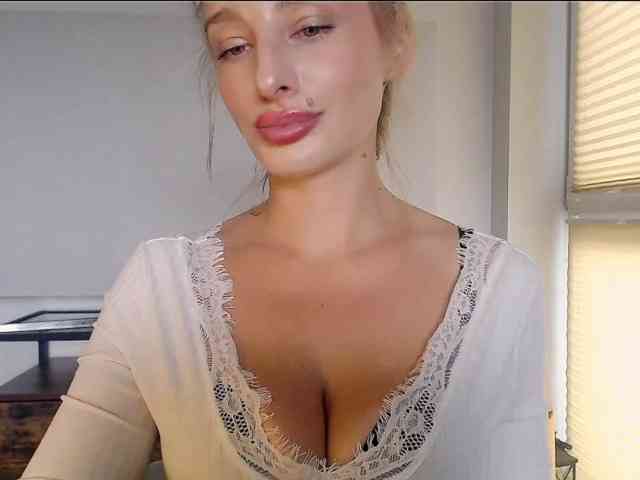 MarilynShow webcam